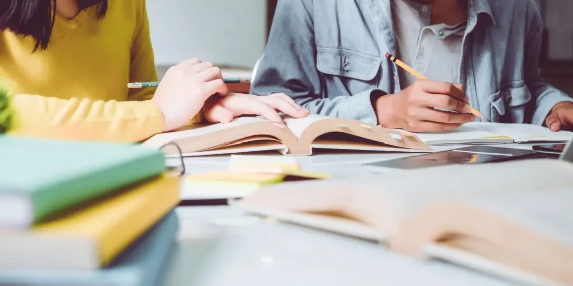 Can’t Speak Fluently? Why Spoken English Classes for Beginners Work