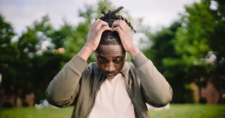 No More “Umm…” moments Talk English with Ease