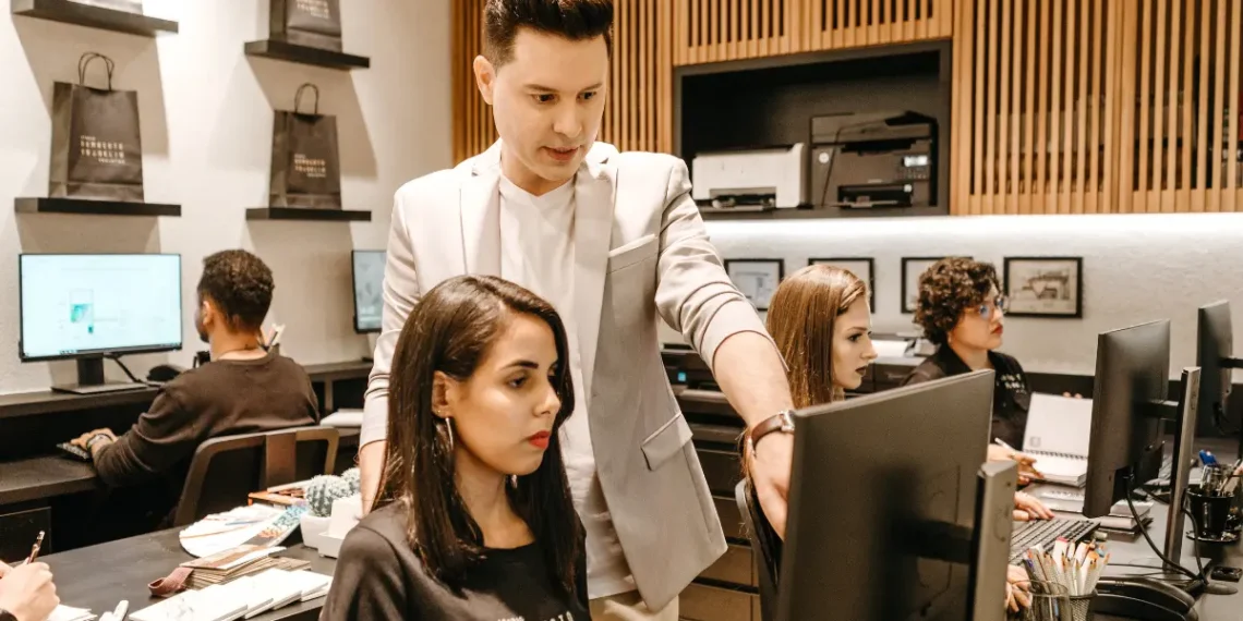 How Online English-Speaking Courses Help You Get Teaching Jobs