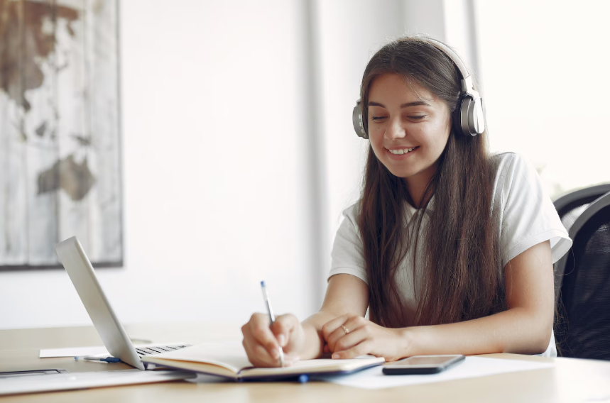 a girl attending online spoken english classes