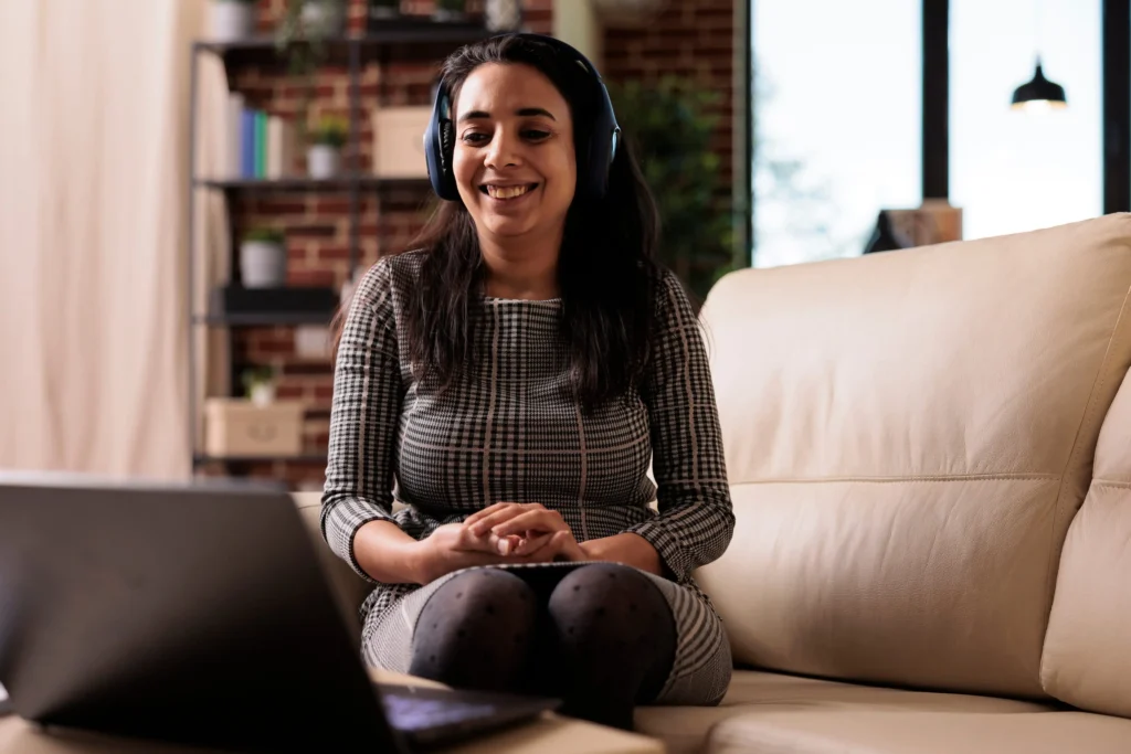 a woman learnig public speaking 1-on-1